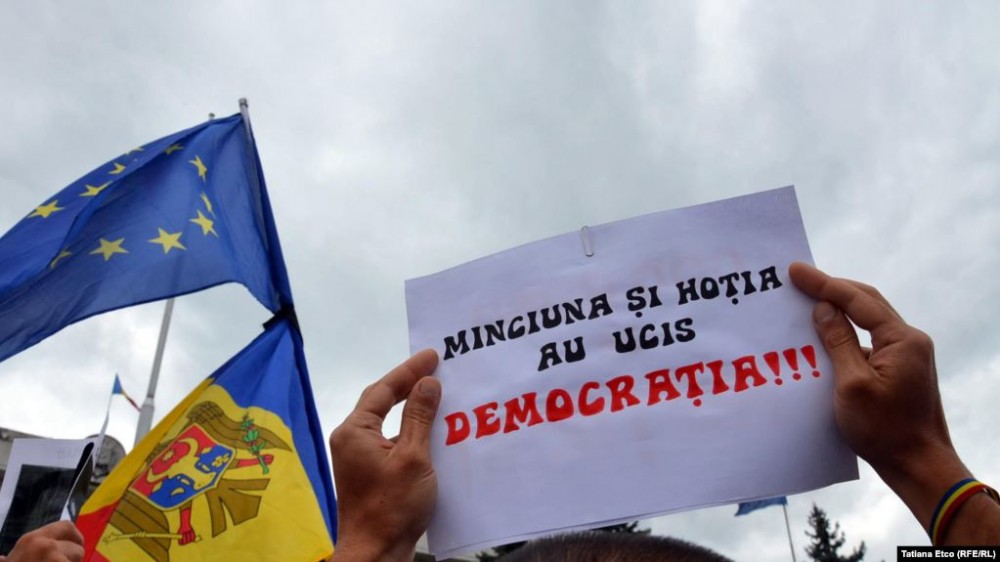 Republica Moldova se clasează sub nivelul mediu pe scara democrației
